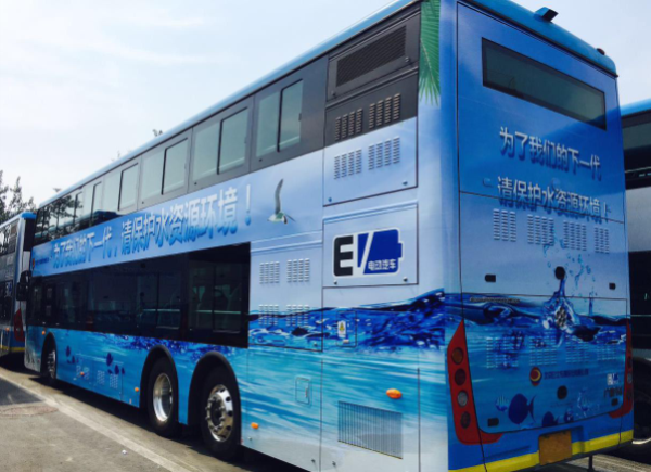  車身廣告的應(yīng)用，深圳車身廣告定制廠家