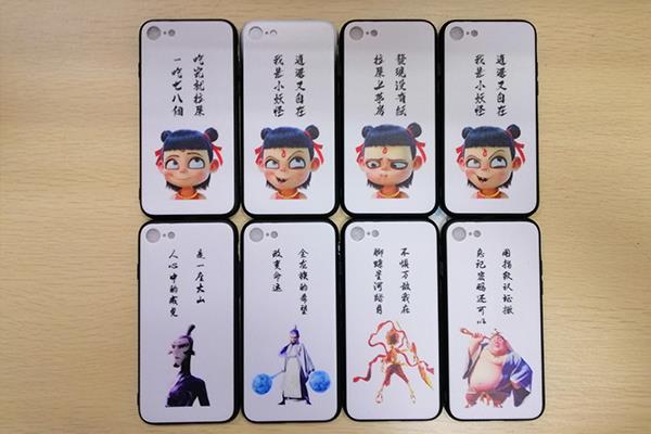 手機外殼UV平板打印機有哪些優(yōu)勢？ 